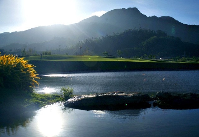 Ayala Greenfield Estates View of Mt. Makiling from the Golf Course.jpg