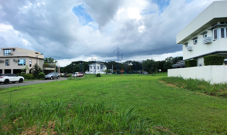 Treveia Nuvali Lot Near Rain Garden Facing Southeast