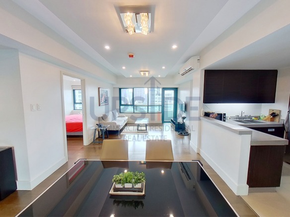 Edades Rockwell 2BR + 1 Parking Slot Facing Amenities