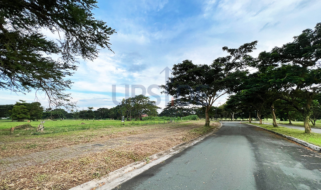 Soliento Nuvali lot for sale along the main road and near the main clubhouse