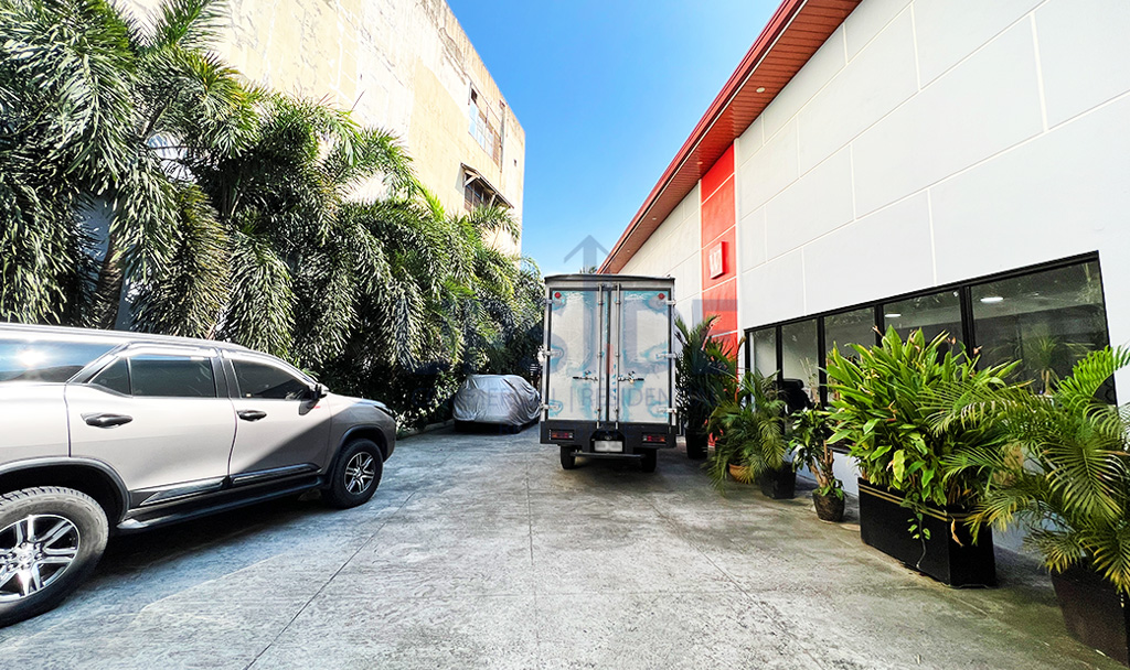 Parañaque Office and Warehouse for Sale