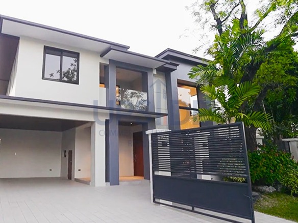 Ayala Alabang House for Sale near Cuenca Park