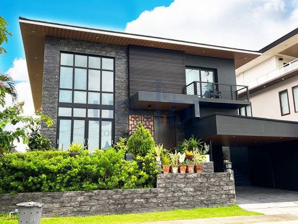 Mirala Nuvali 6-BR Modern Contemporary House for Sale