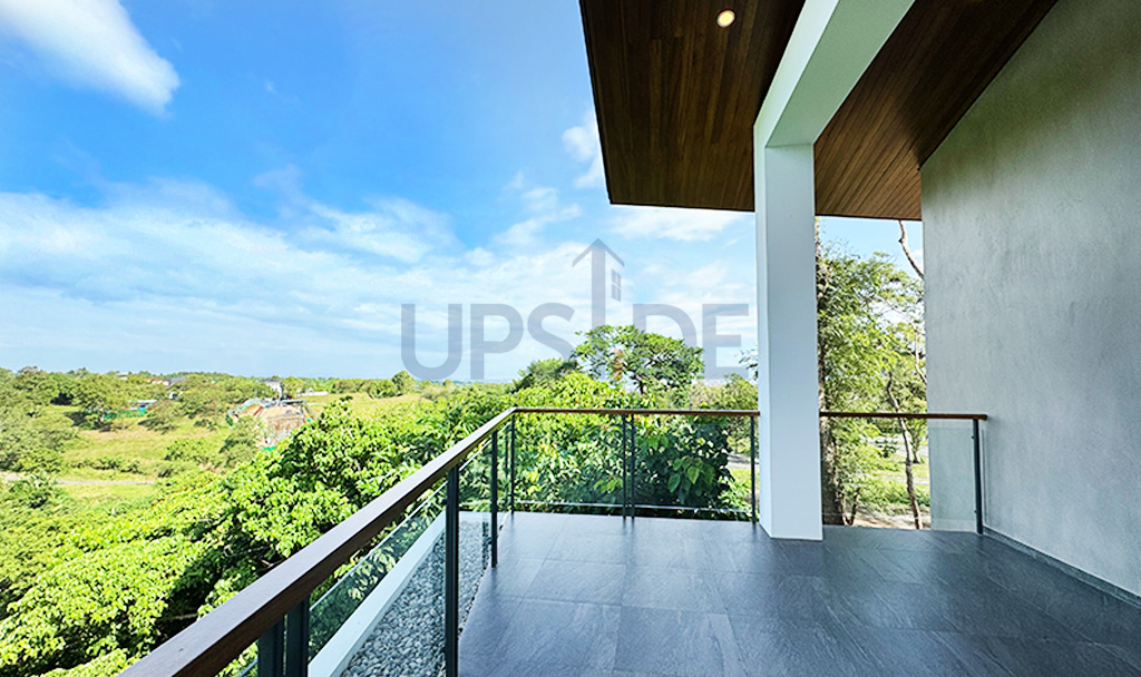 Ayala Westgrove Heights Ridge House With An Elevator For Sale