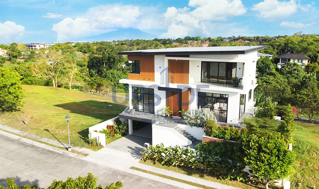Ayala Westgrove Heights House for Sale with Swimming Pool