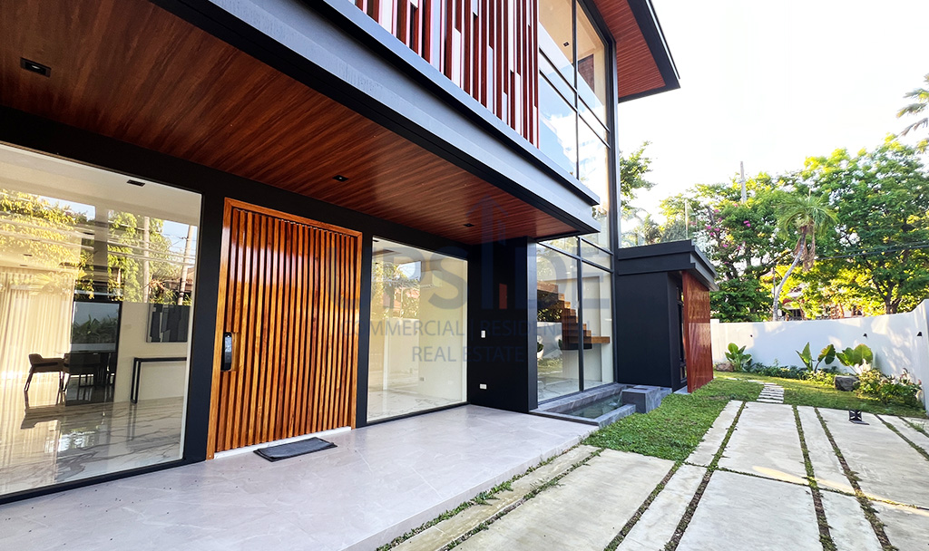 Ayala Alabang Village Brand New 6-BR House for Sale