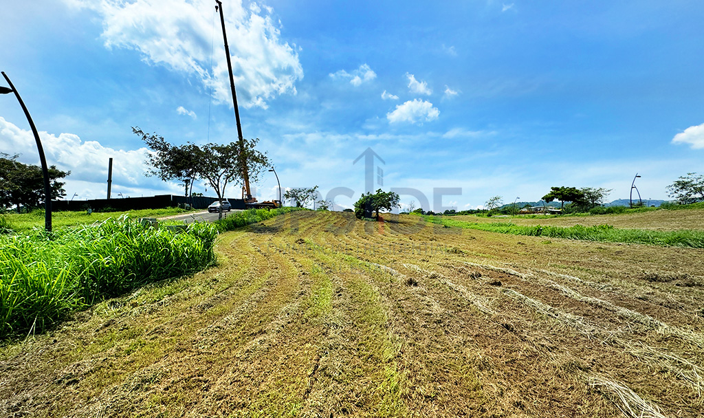 Nuvali Riomonte Lot for Sale Facing East