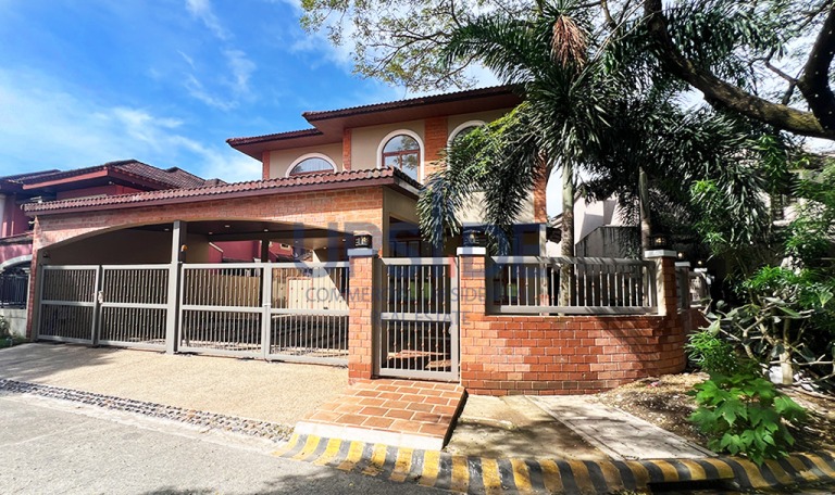 Portofino Heights 3-Storey Resort House for Sale