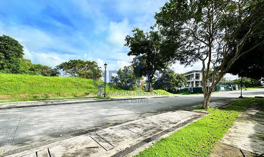 Ayala Westgrove Heights Lot for Sale Beside the Park