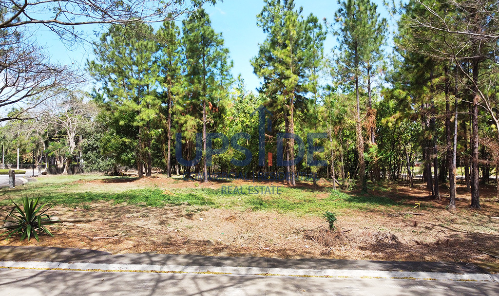 Promenade Sta Rosa Corner Lot for Sale