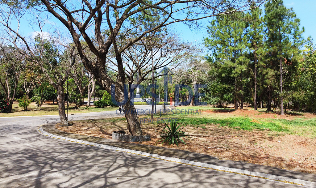 Promenade Sta Rosa Corner Lot for Sale