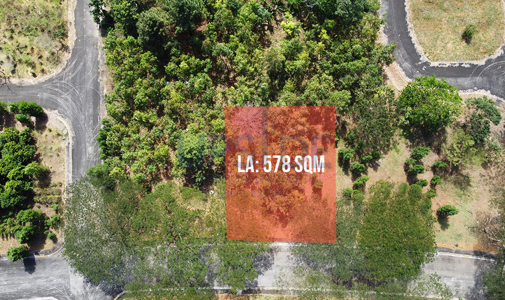 Promenade Sta. Rosa Lot for Sale Near the Entrance