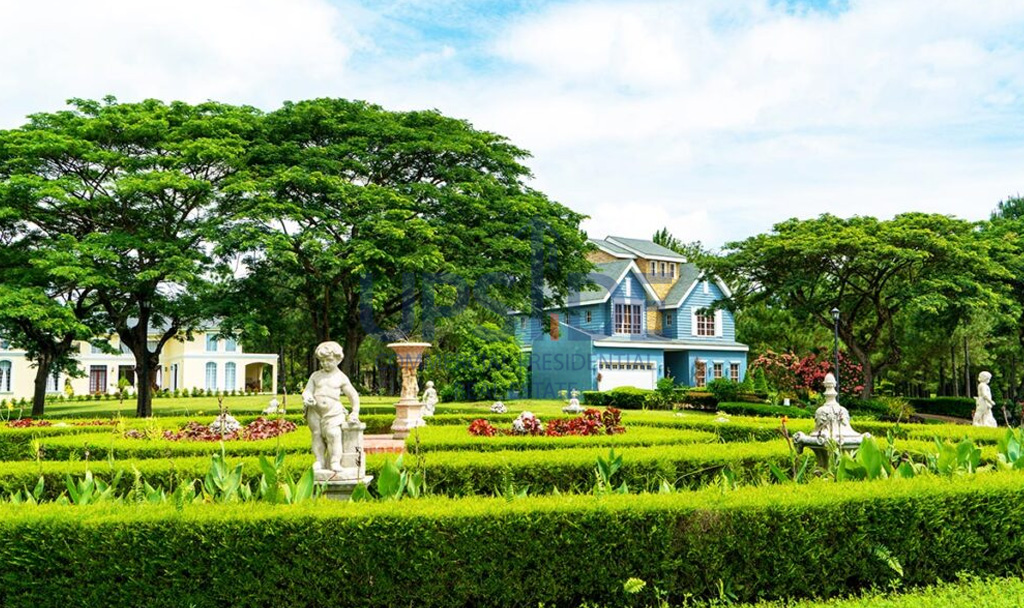 Promenade Sta. Rosa Lot for Sale Near the Entrance