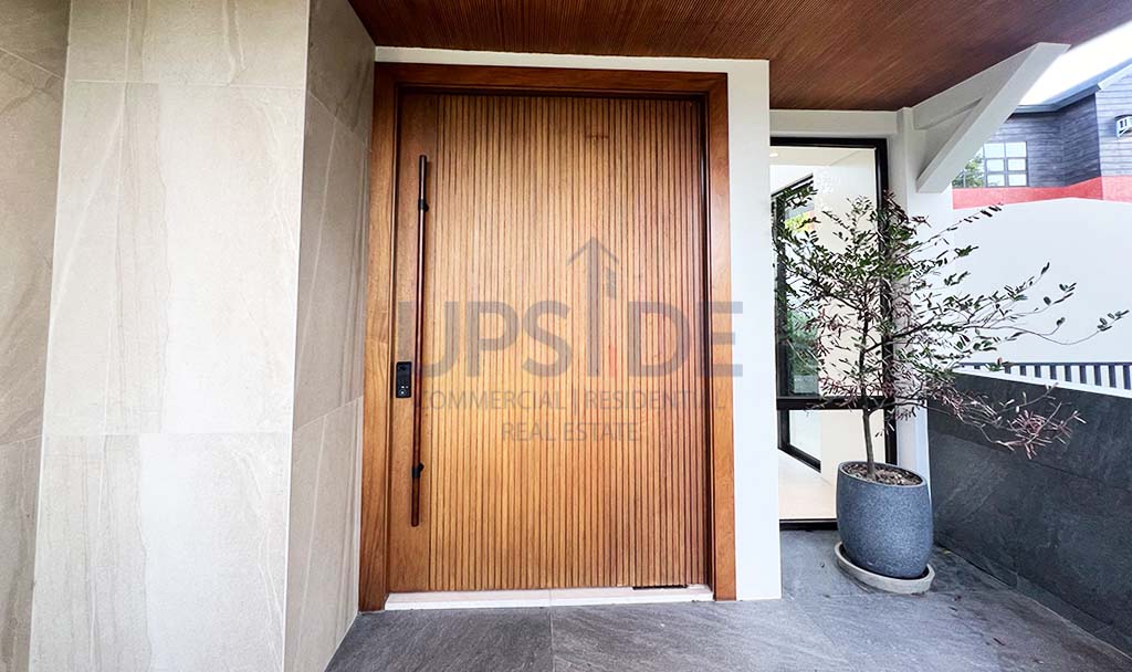 Ayala Westgrove Heights House For Sale Facing the Sports Center - Torre Vista