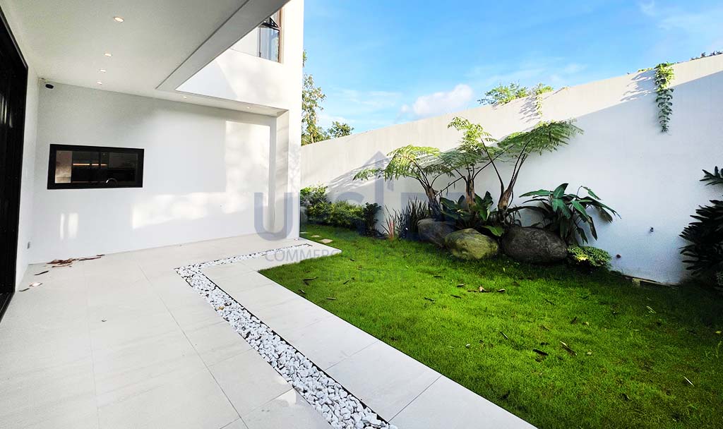 Ayala Westgrove Heights House For Sale Facing the Sports Center - Torre Vista