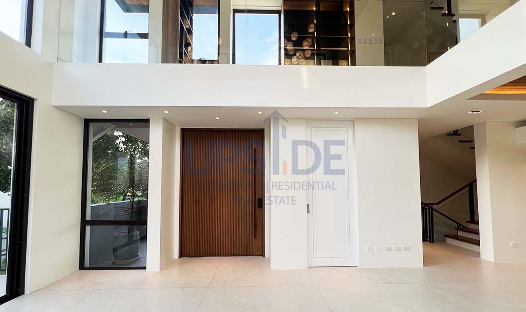 Ayala Westgrove Heights House For Sale Facing the Sports Center - Torre Vista