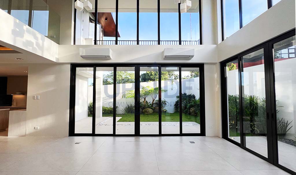 Ayala Westgrove Heights House For Sale Facing the Sports Center - Torre Vista