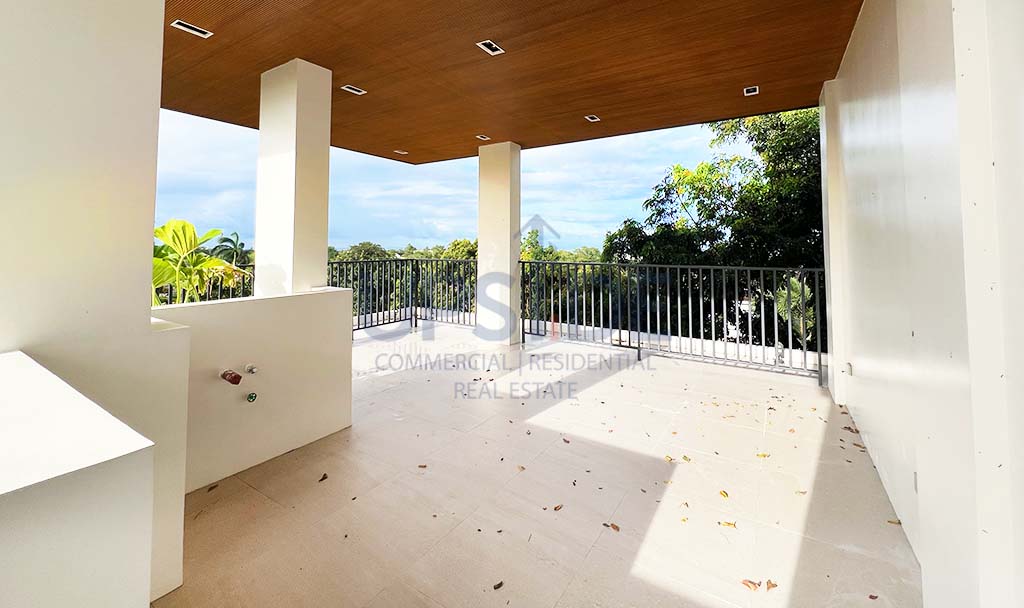 Ayala Westgrove Heights House For Sale Facing the Sports Center - Torre Vista