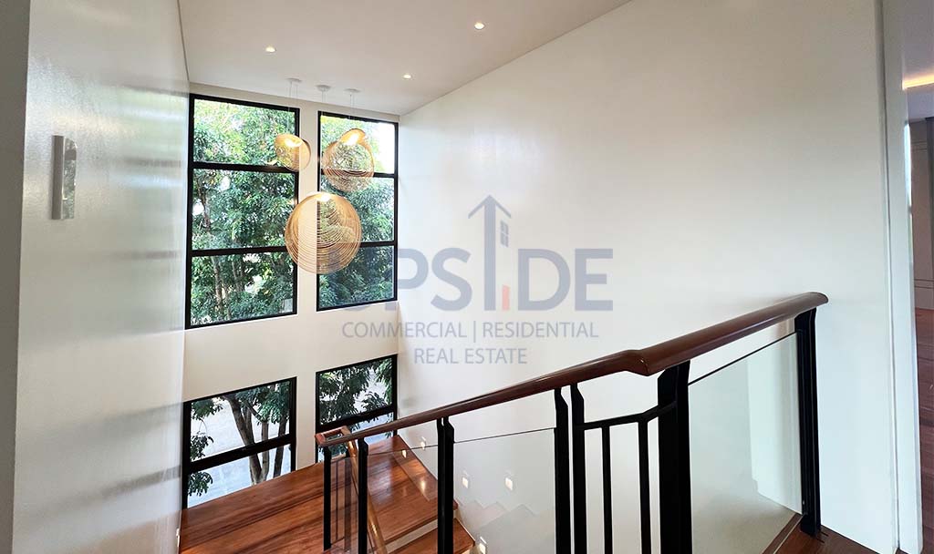 Ayala Westgrove Heights House For Sale Facing the Sports Center - Torre Vista