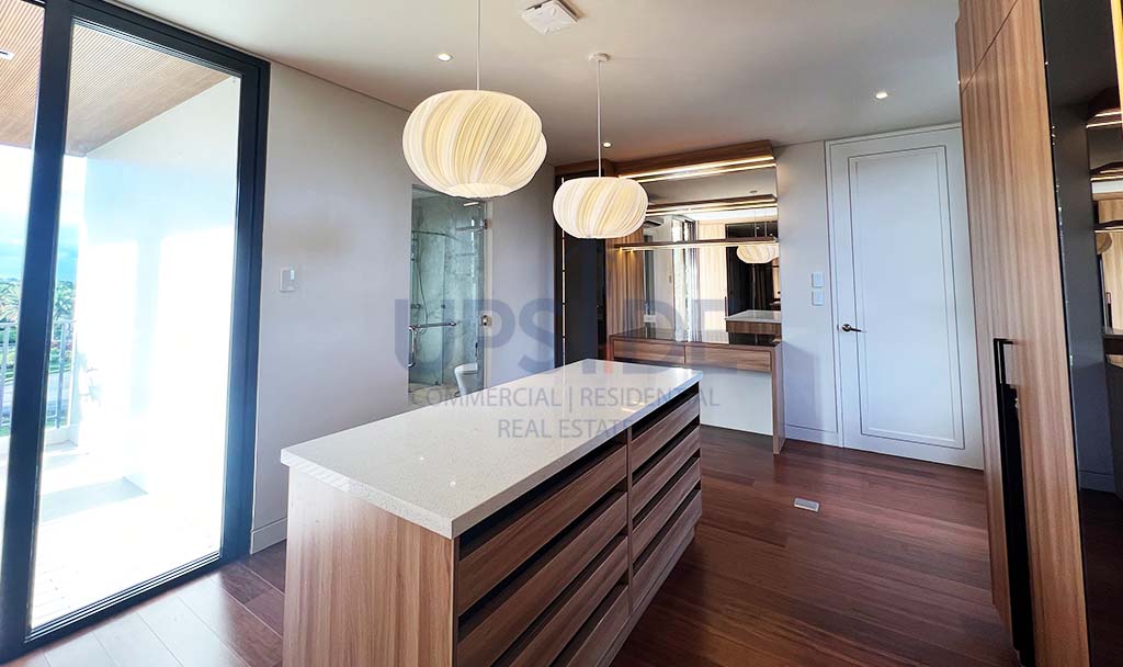 Ayala Westgrove Heights House For Sale Facing the Sports Center - Torre Vista