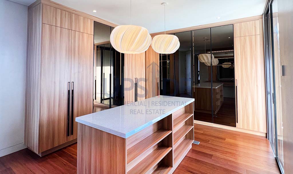 Ayala Westgrove Heights House For Sale Facing the Sports Center - Torre Vista