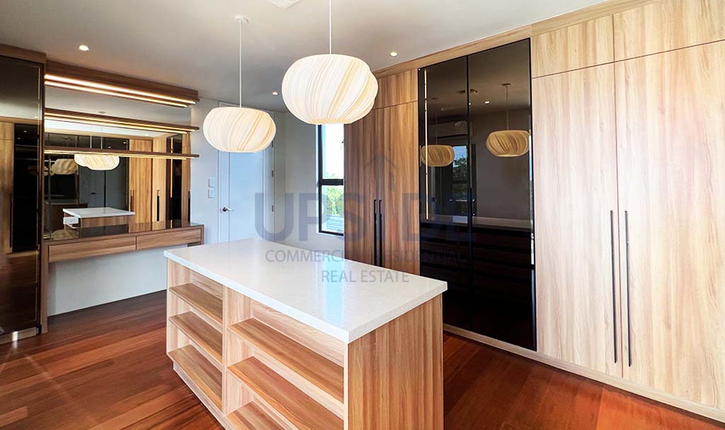 Ayala Westgrove Heights House For Sale Facing the Sports Center - Torre Vista