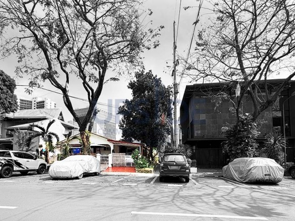 Ayala Alabang Lot with Old House for Sale