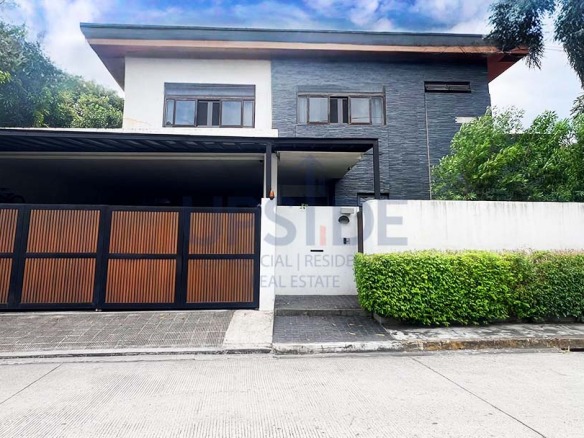 United Parañaque Subdivision 2 5-Bedroom House For Sale