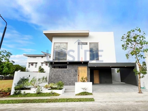 Treveia Nuvali Modern 4 Bedroom House For Sale
