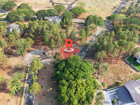 Promenade Corner Lot For Sale