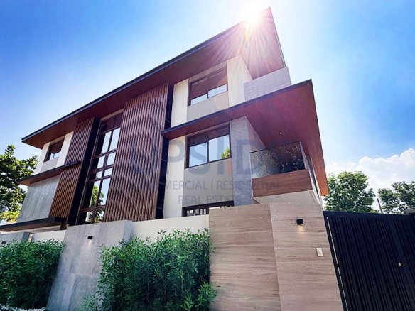 Tivoli Royale Subdivision House For Sale