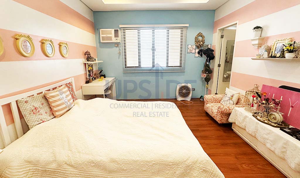 3 bedroom Mahogany Place 2 Acacia Estates Modern House For Sale — ₱46.8M — DMCI Homes, Taguig