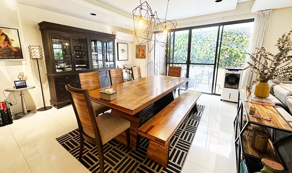 3 bedroom Mahogany Place 2 Acacia Estates Modern House For Sale — ₱46.8M — DMCI Homes, Taguig