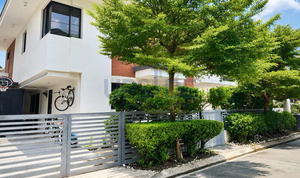 3 bedroom Mahogany Place 2 Acacia Estates Modern House For Sale — ₱46.8M — DMCI Homes, Taguig