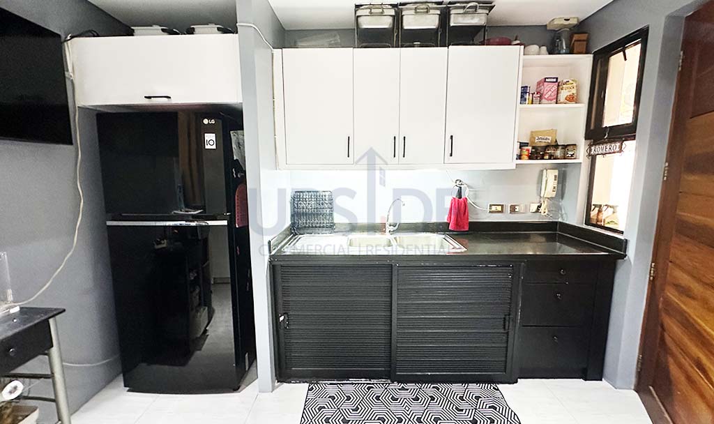 3 bedroom Mahogany Place 2 Acacia Estates Modern House For Sale — ₱46.8M — DMCI Homes, Taguig