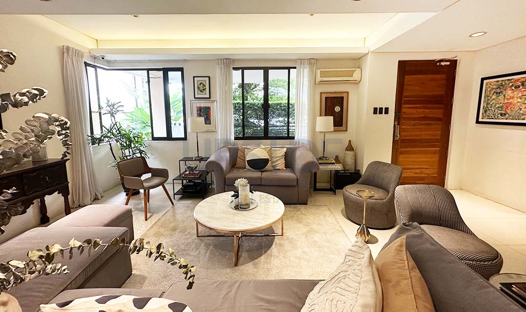 3 bedroom Mahogany Place 2 Acacia Estates Modern House For Sale — ₱46.8M — DMCI Homes, Taguig